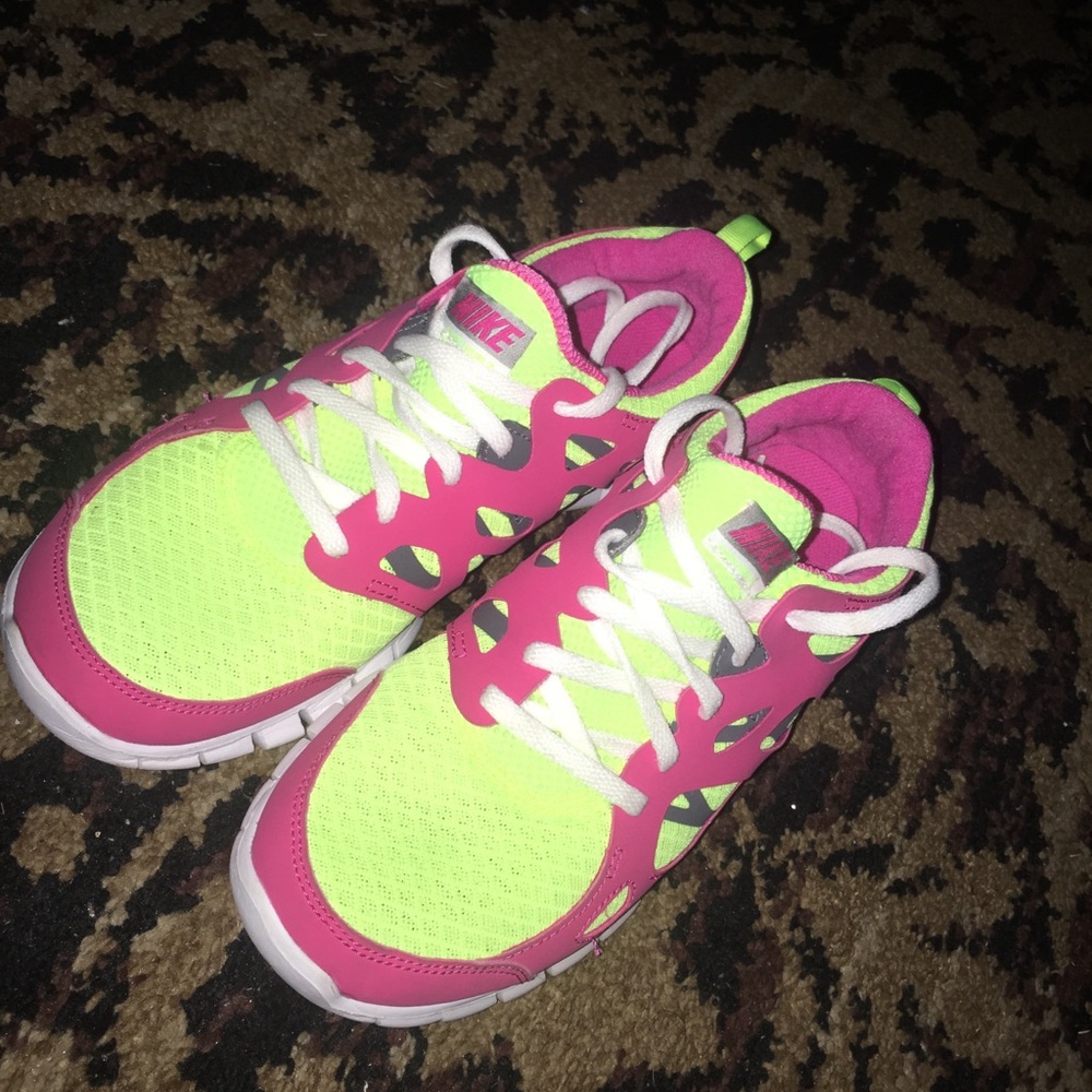 nike free run 2 (gs) size 7y